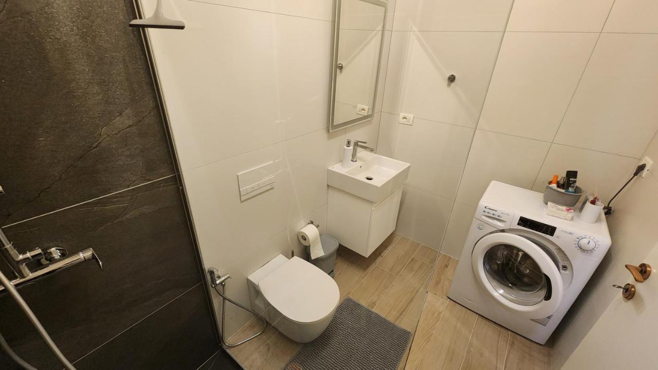 Jusal Sea View Apartment Sarandë Exteriör bild