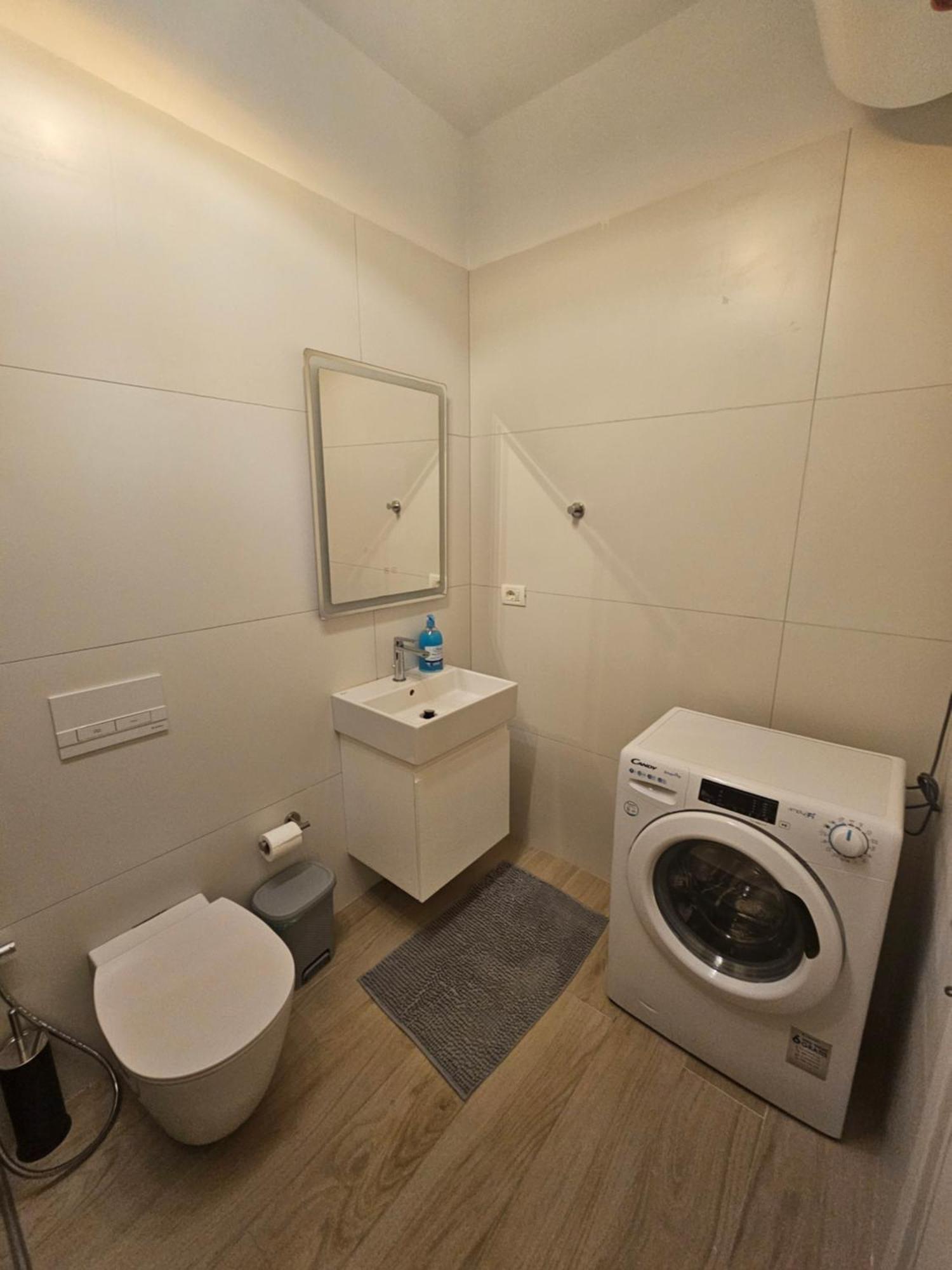 Jusal Sea View Apartment Sarandë Exteriör bild