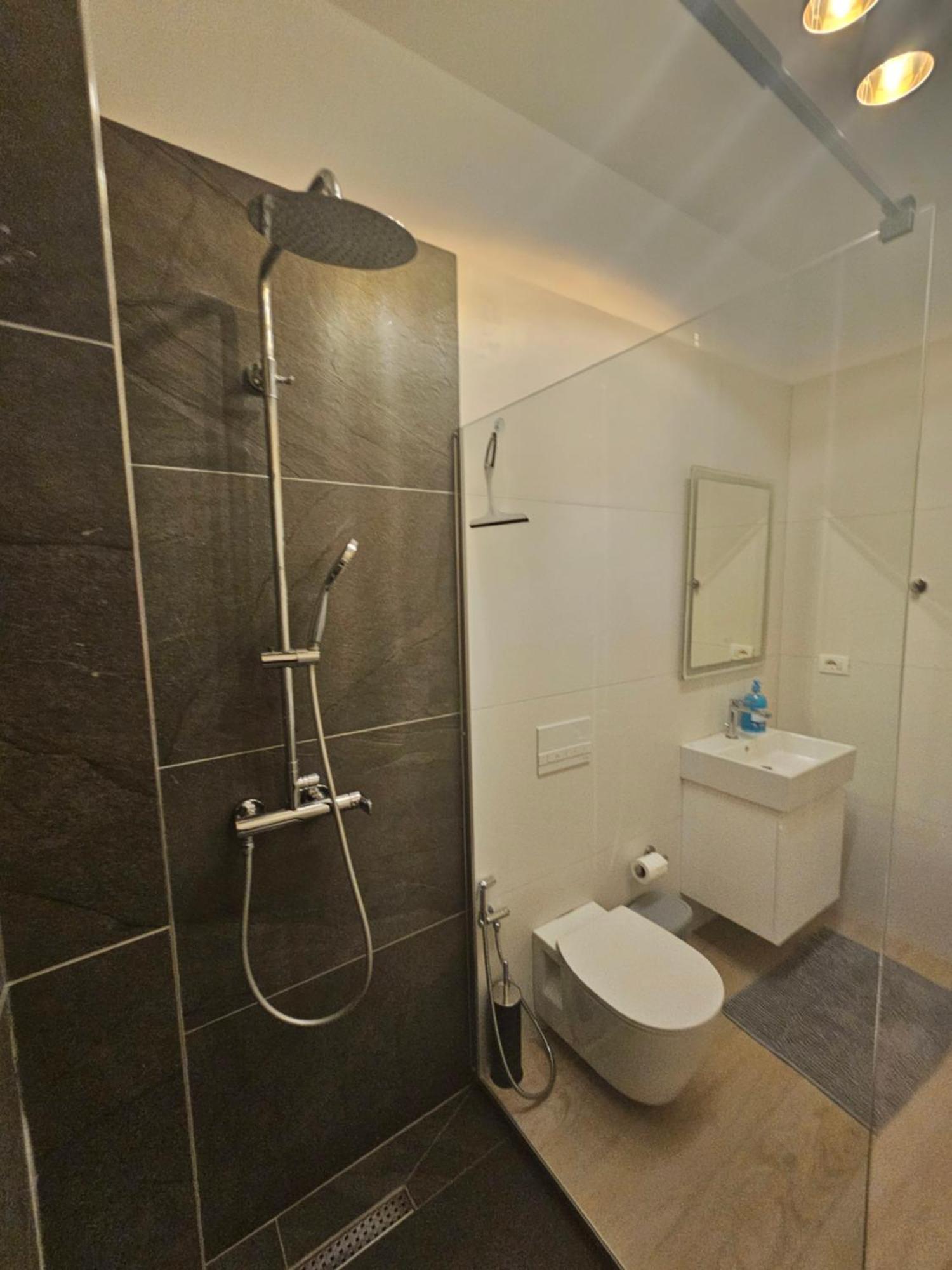 Jusal Sea View Apartment Sarandë Exteriör bild